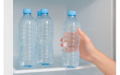 Как да съхраняваме правилно бутилки с минерална вода у дома